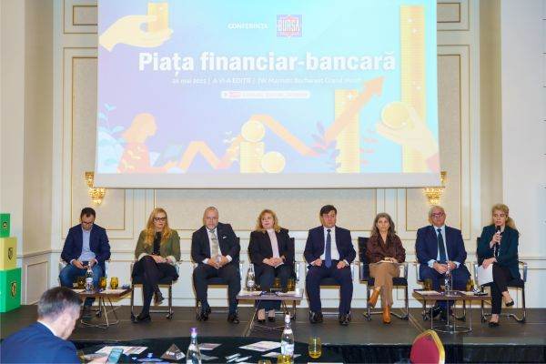 Băncile şi tehnologia; Cum click-urile pe telefon au înlocuit cozile de la ghişeu Băncile şi tehnologia; Cum click-urile pe telefon au înlocuit cozile de la ghişeu