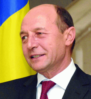 Traian Băsescu a declarat că este un suporter fără rezerve al privatizării companiilor de stat prin piaţa de capital.