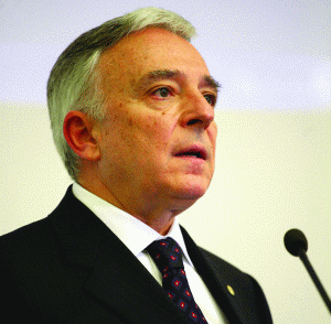 Mugur Isărescu