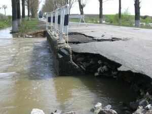 Anul trecut au fost alocate circa 840 milioane lei pentru prevenirea inundaţiilor