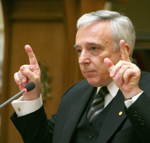 Mugur Isărescu