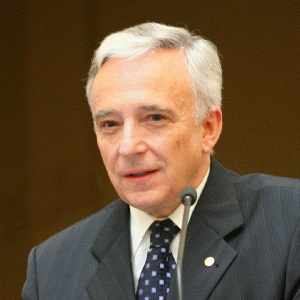 Mugur Isărescu