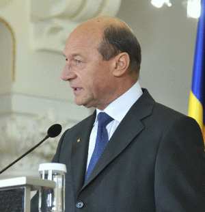 Băsescu: Dosarele care vizează corupţia la nivel înalt "încă nu se mişcă".