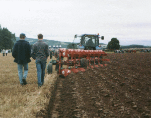 Noua problemă a agriculturii, lipsa de tractorişti şi silozari