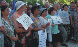 Sute de pensionari au protestat în stradă şi au cerut pensii mai mari