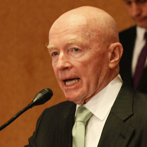 "Sunt băncile mai mari decât înainte? Sunt. Sunt derivatele reglementate? Nu. Este încă avans pe derivate? Da", a arătat Mark Mobius.