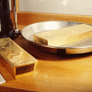 Gold reaches historic high