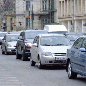 Înmatriculările de autoturisme noi au scăzut în România de 6 ori mai abrupt decât în UE