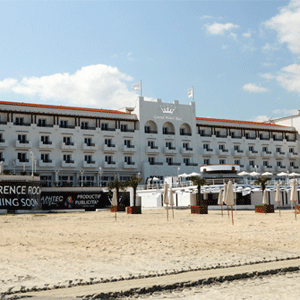 Hotelul "Rex" din Mamaia se desprinde de "Tycoon"