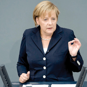 "În acest moment ne aflăm într-o criză dramatică, iar obligaţiunile euro sunt exact răspunsul greşit", a declarat Angela Merkel.