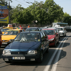 Guvernul a aprobat reducerea taxei de poluare auto cu până la 25% 