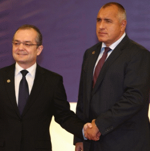 Premierul Emil Boc (stânga) şi omologul său bulgar Boiko Borissov