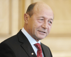 Băsescu, în vizită la Centrul de Design Dacia Renault, cu uşile închise