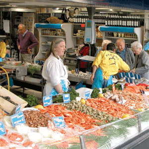 Economia zonei euro şi cea a UE au scăzut cu 0,3% în perioada octombrie - decembrie 2011.