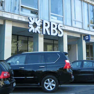 "Lloyds" şi RBS anunţă peste 1.700 de disponibilizări