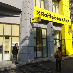 Profitul Raiffeisen Bank a urcat la 96 milioane euro 