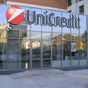 Profitul înainte de taxe al UniCredit România a scăzut cu 15,3% 