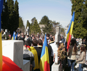 Slujbă de pomenire la mormântul unioniştilor moldoveni de la 1918.