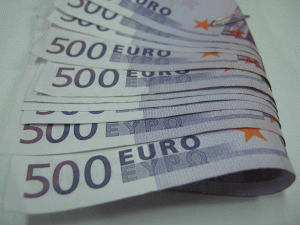 Euro a urcat cu 3% în primul trimestru