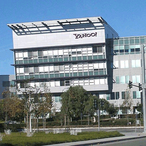 Yahoo! se reorganizează şi concediază 2.000 de angajaţi 