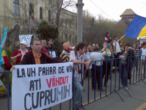 "Pentru un pahar de vin, voi aţi dat şi Cupru Min!"