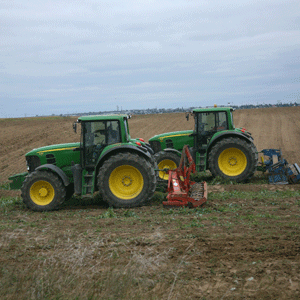 Numărul exploataţiilor agricole a înregistrat o scădere cu 14 procente, în opt ani