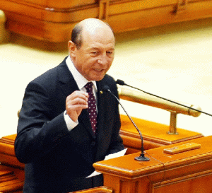 Băsescu - suspendat de Parlament