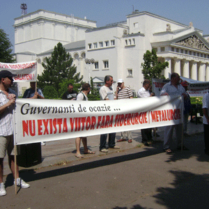 Sute de siderurgişti sunt aşteptaţi să protesteze astăzi în centrul Galaţiului