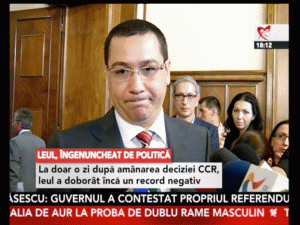 "Apropo de referendum..." Aceasta a fost "declaraţia" pe care premierul Victor Ponta a dat-o, vineri, ridicând încurcat din umeri, jurnaliştilor care l-au întrebat cum comentează noul maxim istoric la care a ajuns moneda europeană.