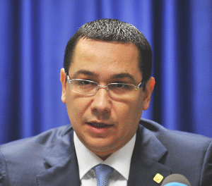 Victor Ponta consideră că dacă lucrurile vor merge în direcţia stabilită de actuala guvernare, oamenii vor fi alături de Guvern şi pe 9 decembrie, când vor avea loc alegerile, şi că o mare parte dintre membrii actualului Cabinet vor guverna ţara şi în perioada 2012-2016. 