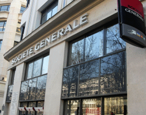 "Société Générale" face disponibilizări şi vinde active ca să se alinieze noilor cerinţe de capital. 