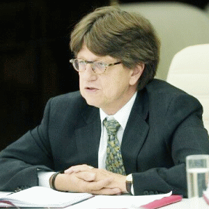 Erik de Vrijer said that Romania will not be able to conclude an agreement with the IMF without an agreement with the European Commission as well.