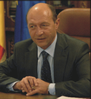 Traian Băsescu cere avizul Curţii Constituţionale referitor la uninominalul Guvernului