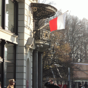 Polonia trebuie să continue să taie dobânzile