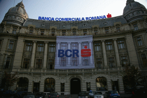 Un client BCR anunţă greva bancară