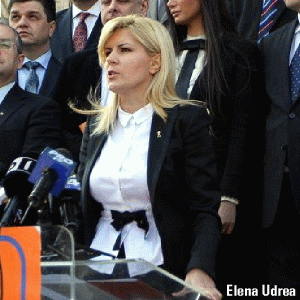 Atacată de Blaga, Elena Udrea critică vehement guvernul USL