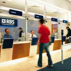 Clienţii de retail şi Royal Preferred Banking ai RBS au fost transferaţi către UniCredit Ţiriac Bank