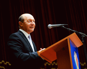 Băsescu: "Documentele publicate de Roşca Stănescu provin de la o firmă prin care Vântu spăla bani"