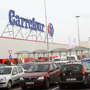 Carrefour: "Serviciul online a atins limita maximă de livrare la domiciliu"