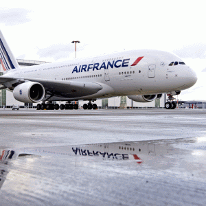 Guvernul francez cere încetarea grevei piloţilor "Air France" 