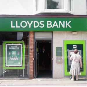 "Lloyds" reia plata dividendelor