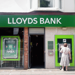 Guvernul britanic şi-a redus, din nou, participaţia la "Lloyds Banking Group"