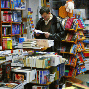 Citim în limba lui La Fontaine în librăria franceză