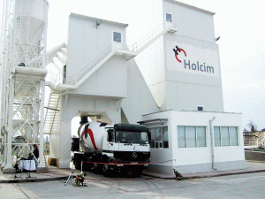 Holcim: "Piaţa construcţiilor, creştere de 5% în 2015"