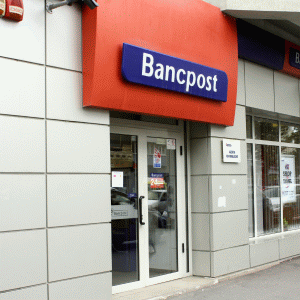 Procesul colectiv dintre Bancpost şi ANPC, amânat în instanţă