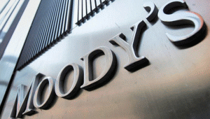 Moody's a pus sub supraveghere, cu implicaţii negative, ratingurile a zece companii europene de utilităţi