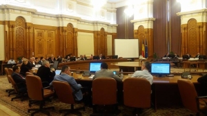 Controverse în Comisia Juridică din Camera Deputaţilor, pe Legea dării în plată