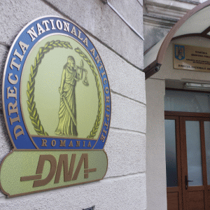 DNA cere arestarea preventivă a trei directori de la Complexul Energetic Oltenia pentru abuz în serviciu