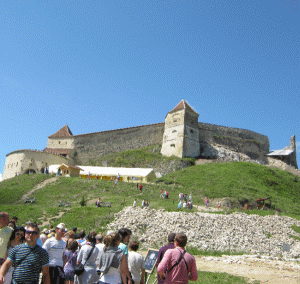 Cetatea Râşnov, prima citadelă din România listată pe Airbnb