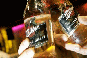 AB InBev va renunţa la 5.500 locuri de muncă după preluarea SABMiller